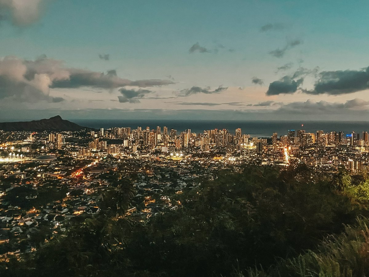 Tantalus Lookout views of Honolulu lit up at night