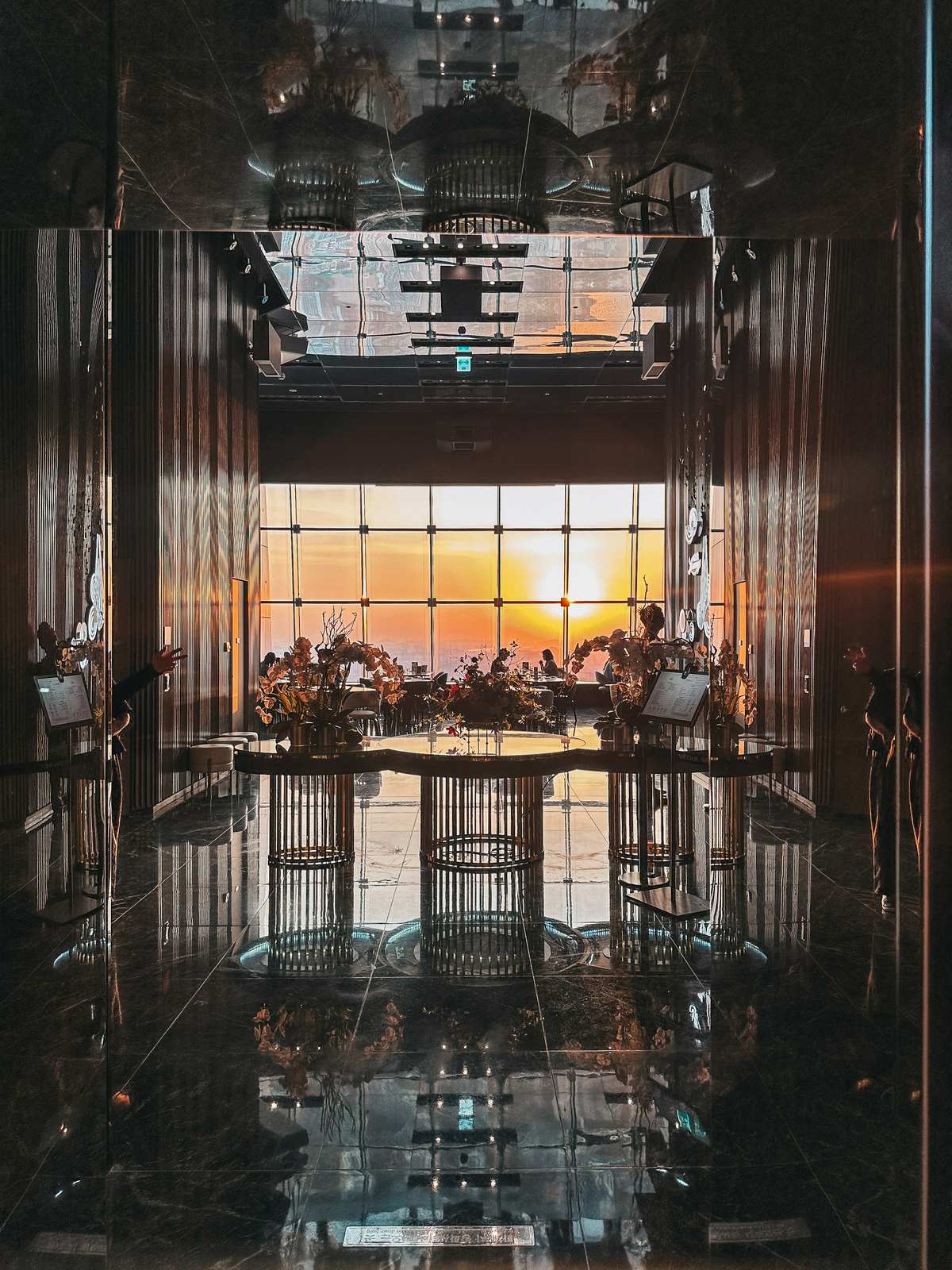 123 Lounge at the Lotte World Tower in Seoul for sunset