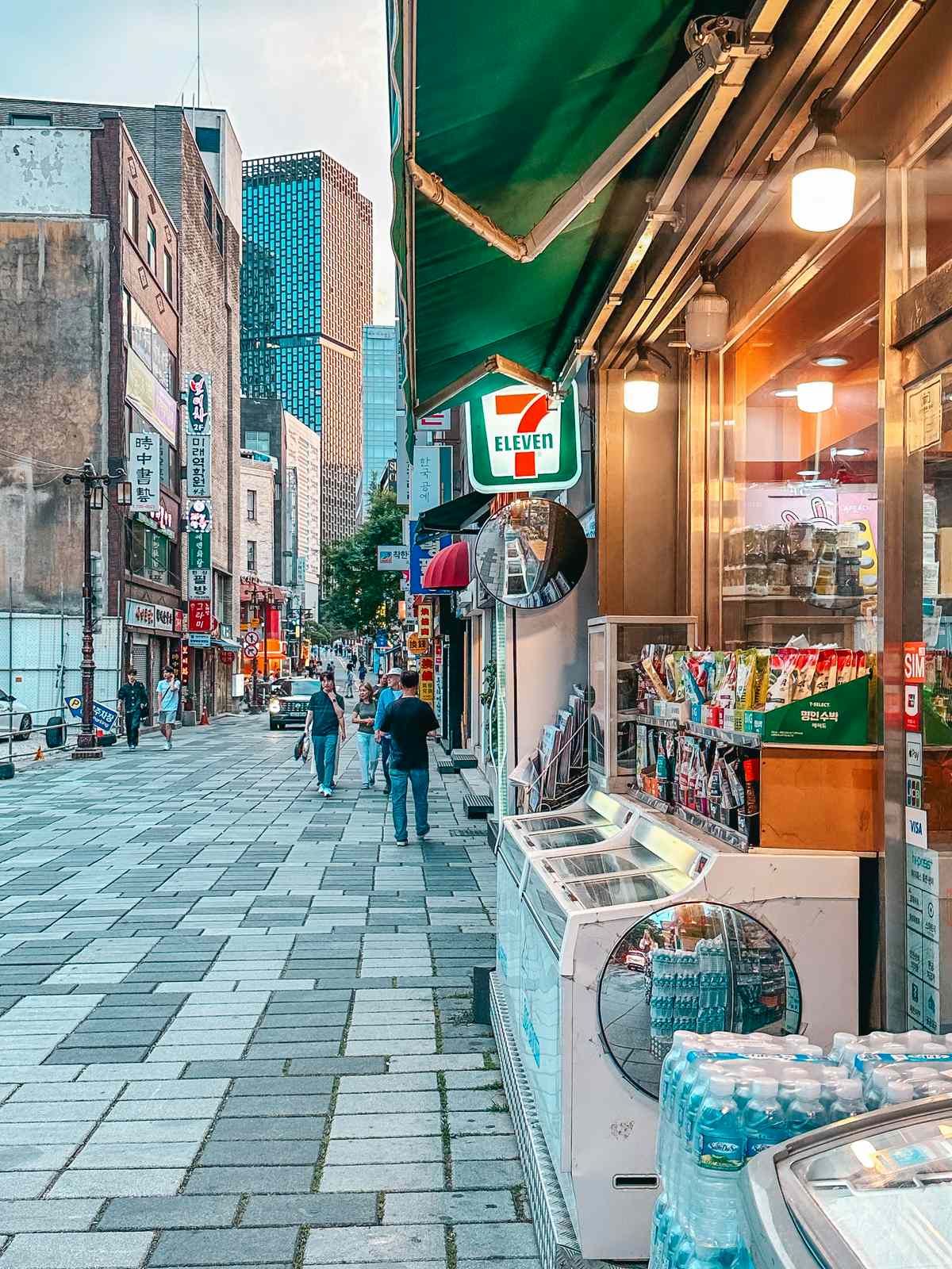 7 Eleven in Seoul