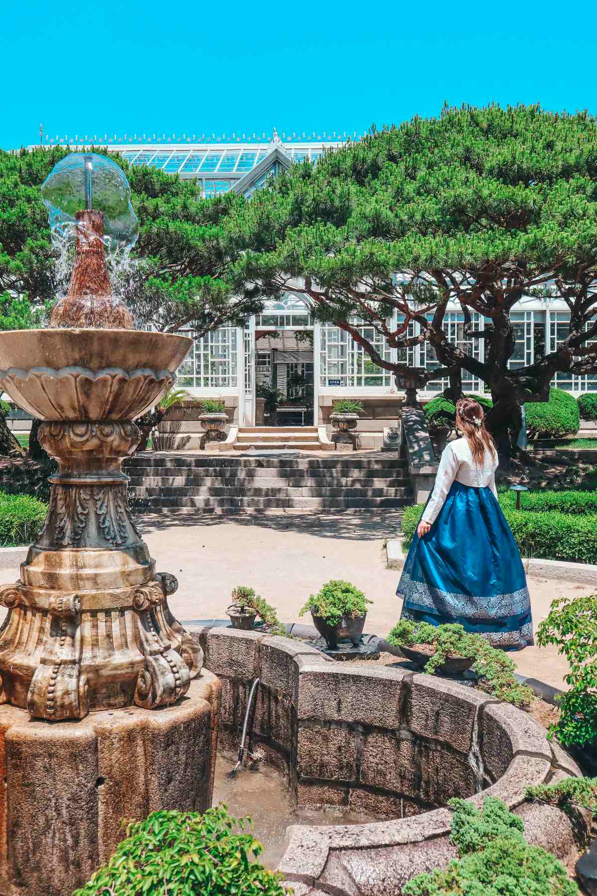 Fountain and greenhouse at the Changdeokgung Palace in Seoul