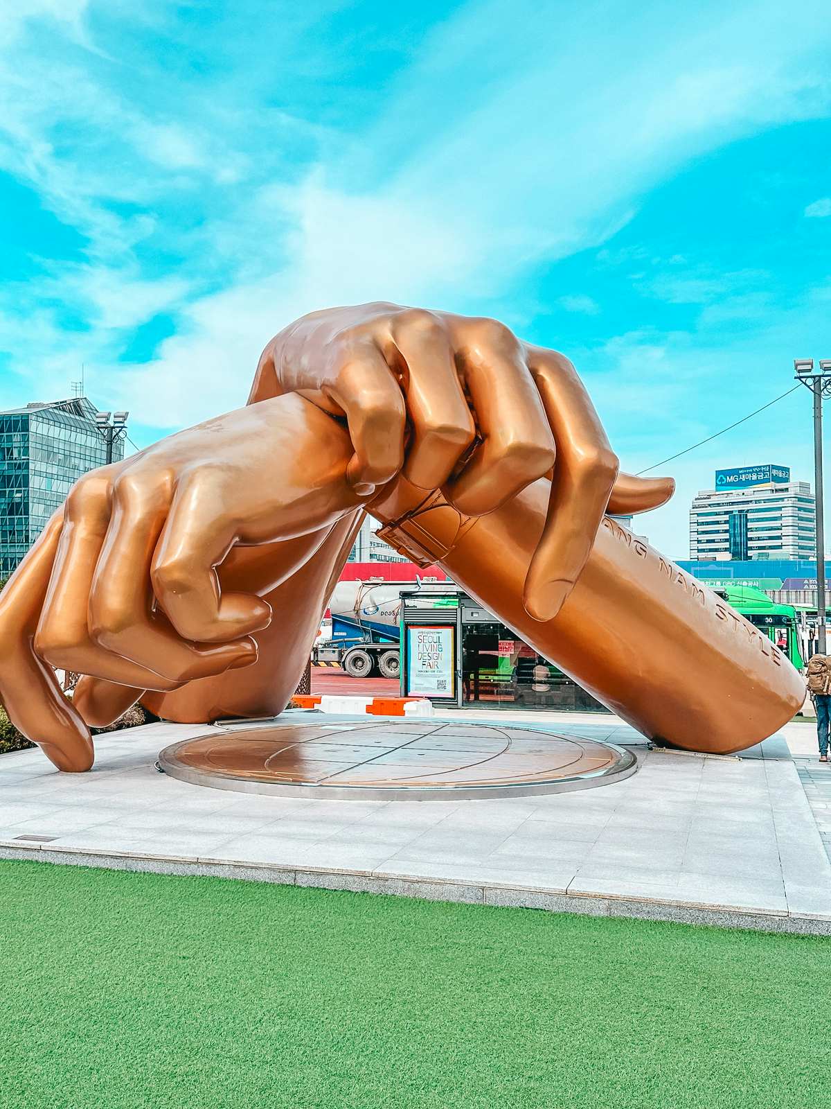 Gangnam style hands statue in Gangnam