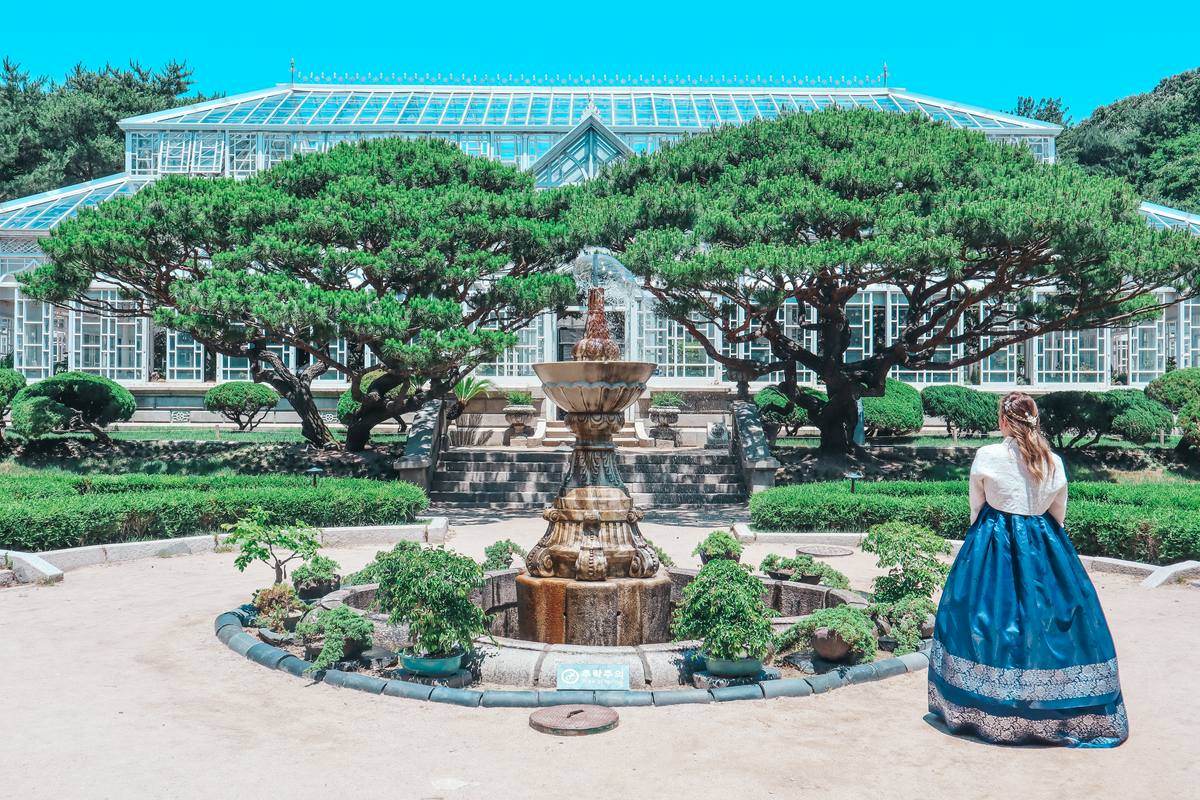 Greenhouse and fountain at the Changdeokgung Palace in Seoul