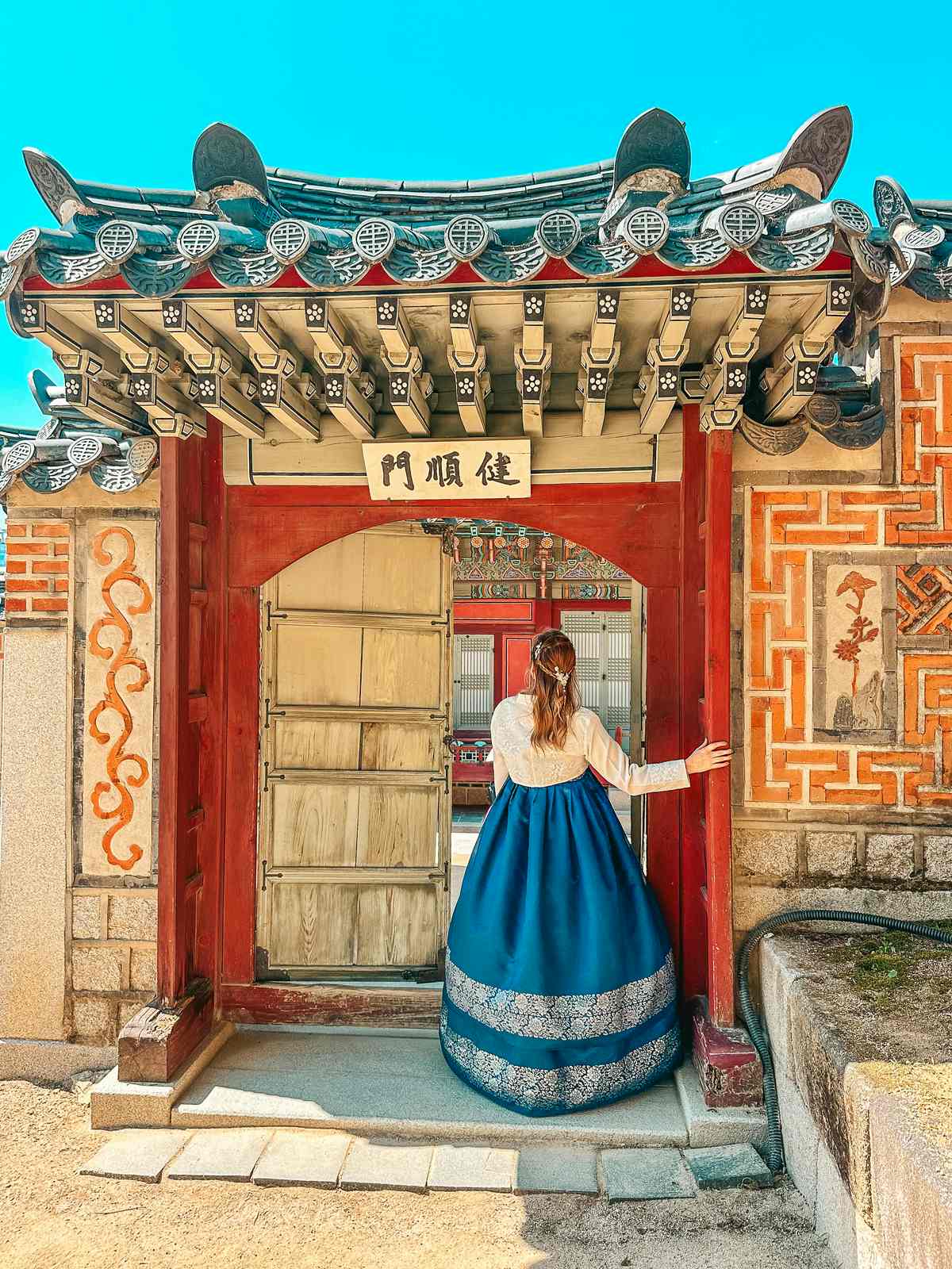 Posing in a hanbok at the Gyeongbokgung Palace in Seoul