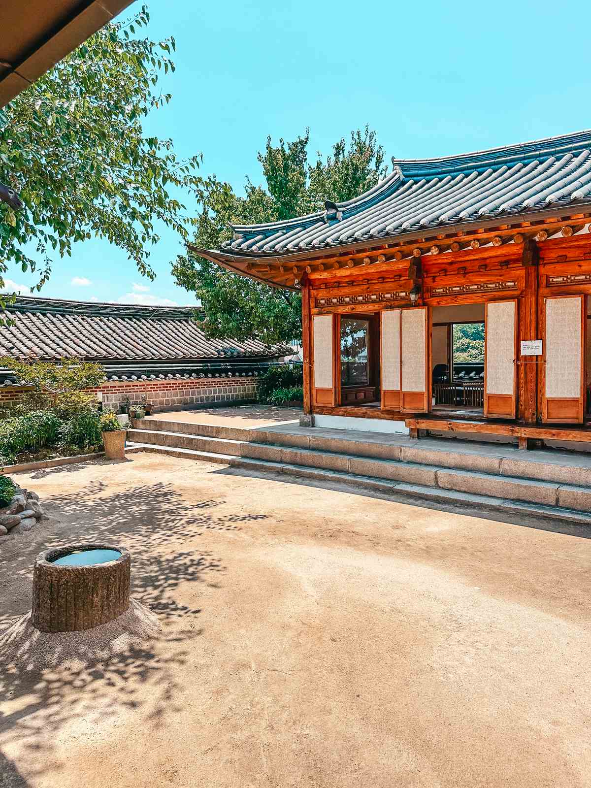 Quiet area in the Bukchon Hanok Village in Seoul