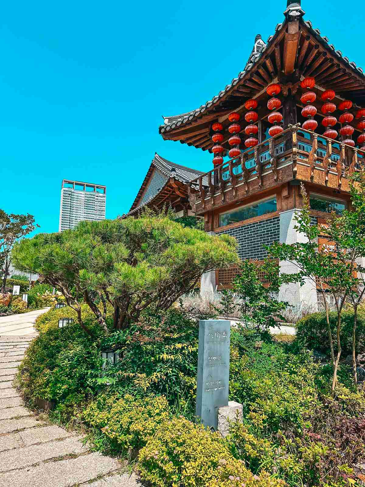 Walking path to Gyeongbokgung in Incheon