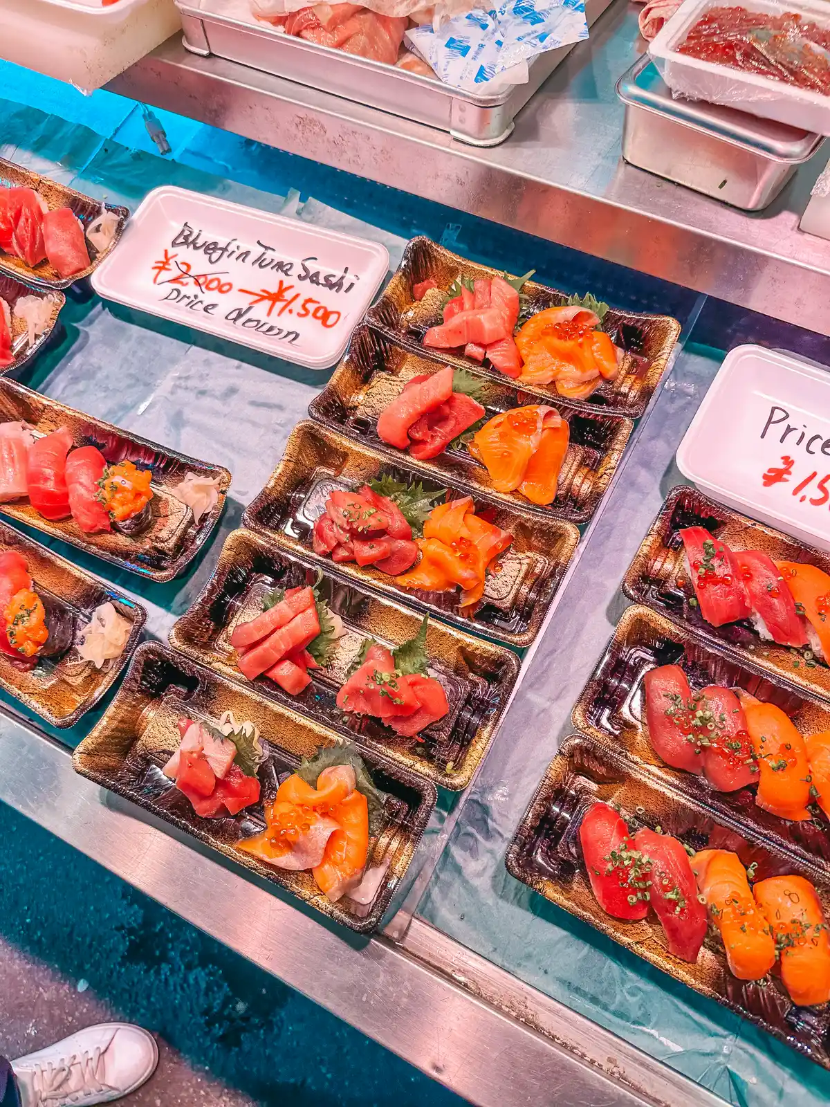 Seafood sale at the Tsukiji Fish Market in Tokyo