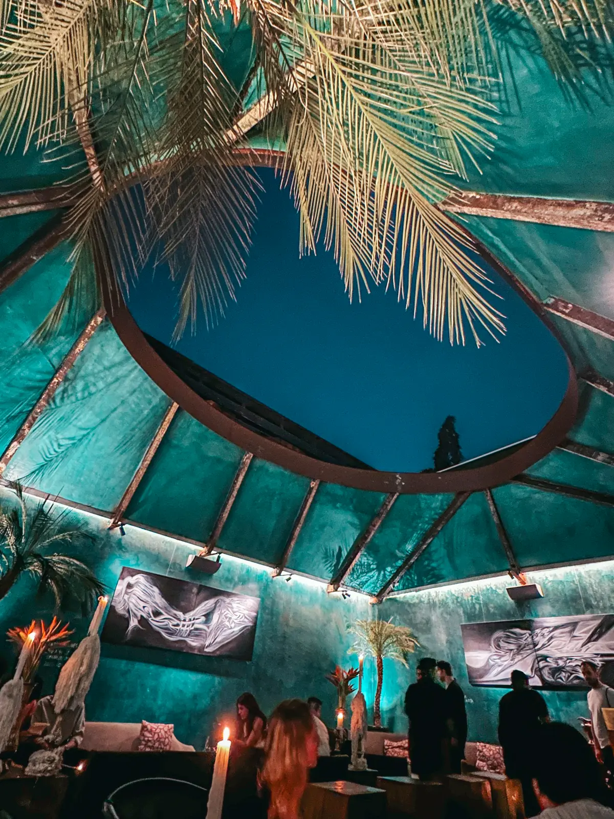 Open roof at Salon Palomilla bar in Mexico City